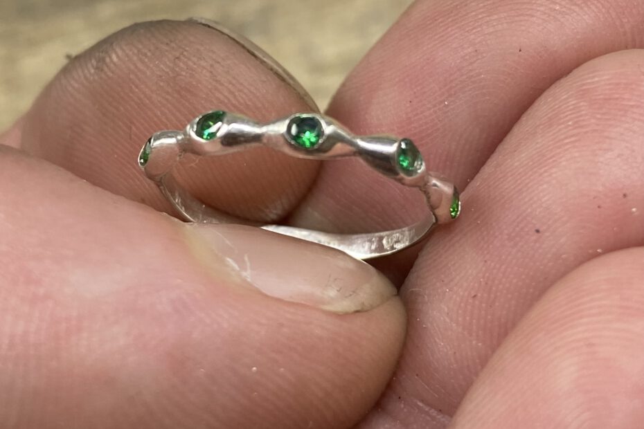 reparatie ring losse steen zetten